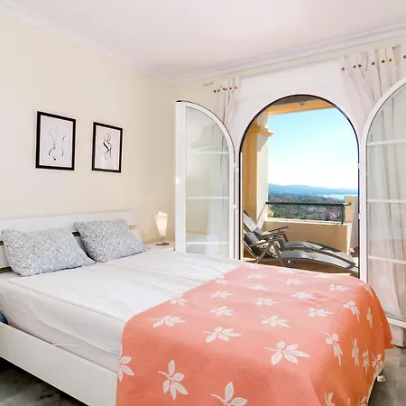 Saa- Comfortable Near Puerto Banus * 马尔韦利亚