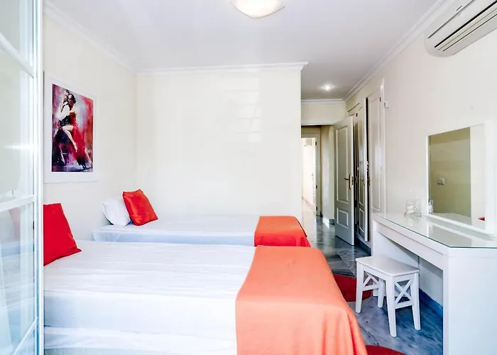 아파트 Saa- Comfortable Near Puerto Banus 마르베야